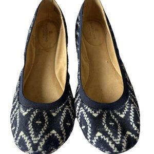 Bandolino Navy and Cream Patterned Knit Ballet Flats